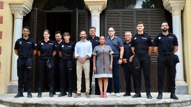 Los siete nuevos agentes de la Policía Local de Sanlúcar han tomado posesión de sus plazas en el Palacio Municipal.