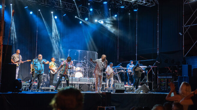 Un momento del concierto de Kool & The Gang en el Tío Pepe Festival, el pasado jueves.