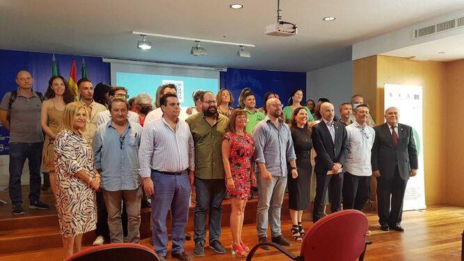 Una imagen de los participantes y colaboradores en los itinerarios de la iniciativa Eracis en El Puerto..