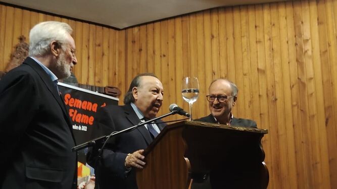 Cepero, junto al presidente de la entidad, Alfonso Ibáñez, y Enrique Montiel.