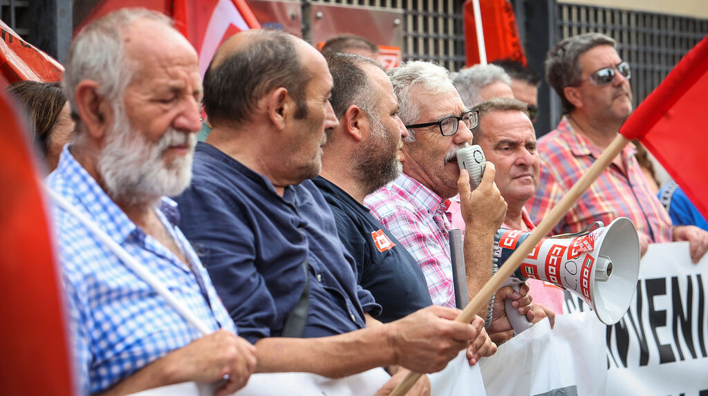Manifestaci&oacute;n de trabajadores de la Vid para pedir un convenio digno
