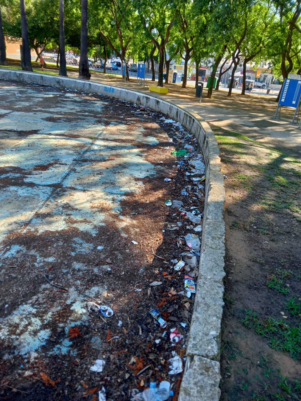 Vandalismo en el parque de La Plata en Jerez