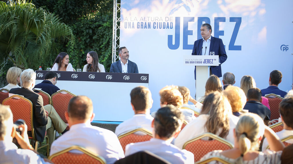 Garc&iacute;a-Pelayo aclamada en el congreso del PP de Jerez