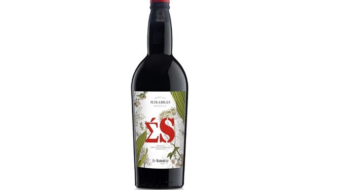Botella de ÁS Sumatorio, la nueva manzanilla con alma de vino blanco de Barbadillo.