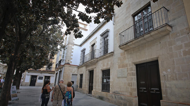 Imagen de la fachada de la Academia San Dionisio.