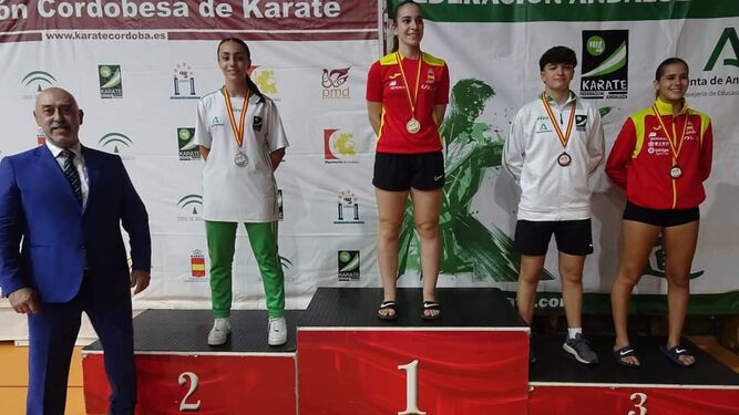 Jimena y Sofía fueron plata y bronce en Kumite júnior +55 kg.
