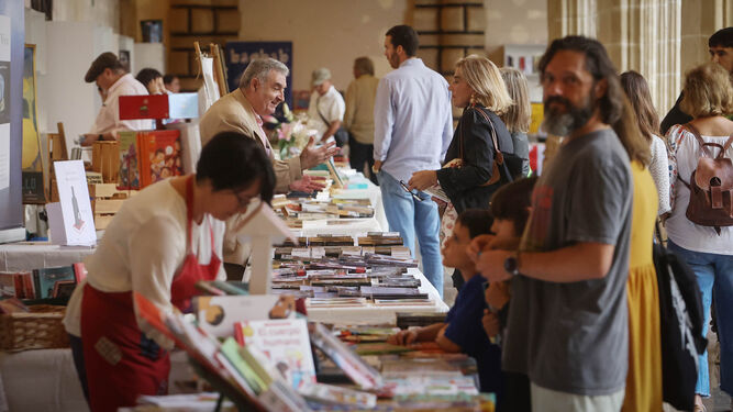 Los Claustros de Santo Domingo albergan desde este jueves la Feria del Libro de Jerez.