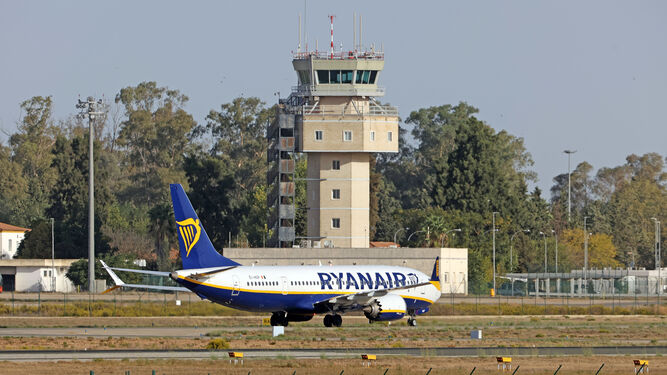 Un avión de Ryanair en Jerez.