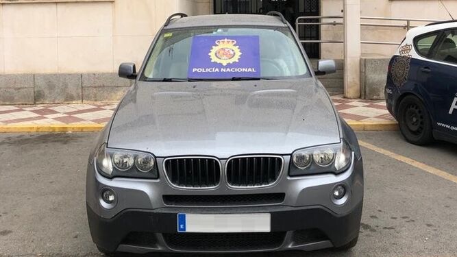 La Policía Nacional recupera un vehículo de alta gama valorado en más de 50.000 euros.