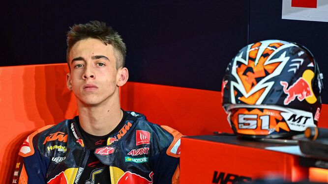 Pedro Acosta se sube por primera vez a una MotoGP en Jerez.