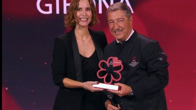 Joan Roca en la recepción de su galardón en esta noche de la Guía Michelin