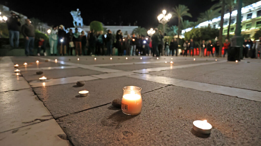 Vigilia contra la violencia machista por Jerez