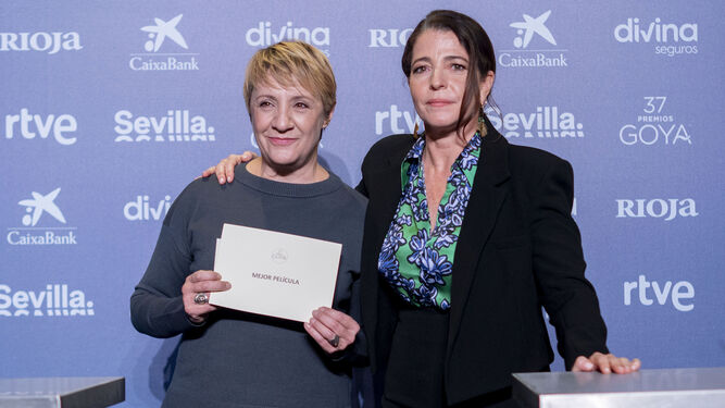 Blanca Portillo y Nora Navas, tras leer los nominados.