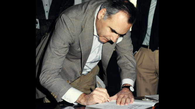 Rafael Benjumea firma en de 1987 la creación de Fundación Río Tinto.