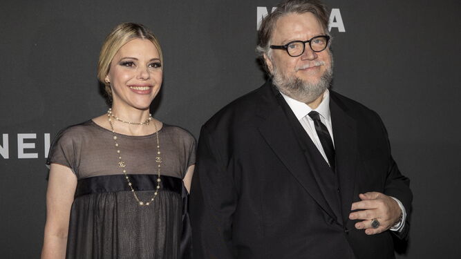 Guillermo del Toro, este jueves en Nueva York junto a su mujer, Kim Morgan.