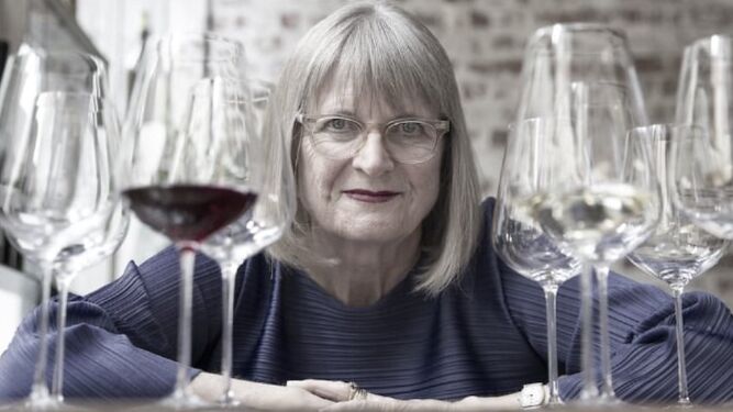 La crítica de vinos y Master of Wine británica Jancis Robinson.