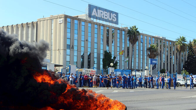 Protesta de trabajadores de Airbus Puerto Real en octubre de 2021.