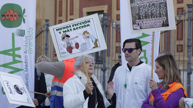 Reciente protesta de médicos ante el Palacio de San Telmo.
