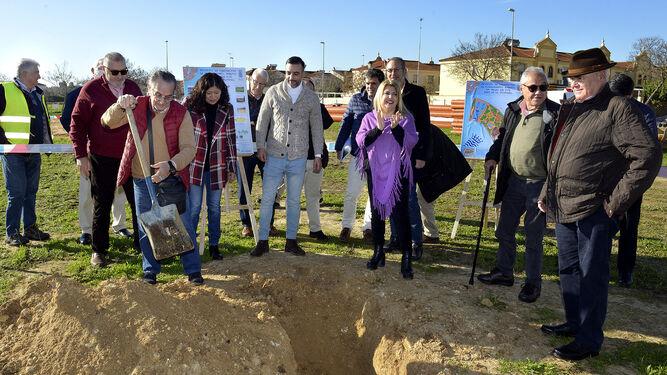 Colocación de la primera piedra del nuevo parque de Villas del Este en Jerez