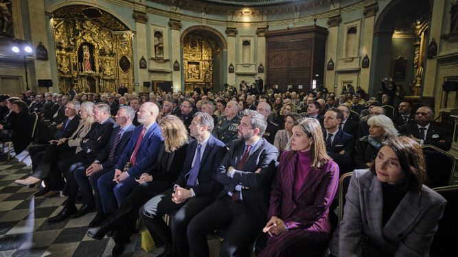 El público que acudió este viernes a la entrega del premio José Pedro Pérez-Llorca a Alfonso Guerra en el Oratorio de San Felipe Neri.