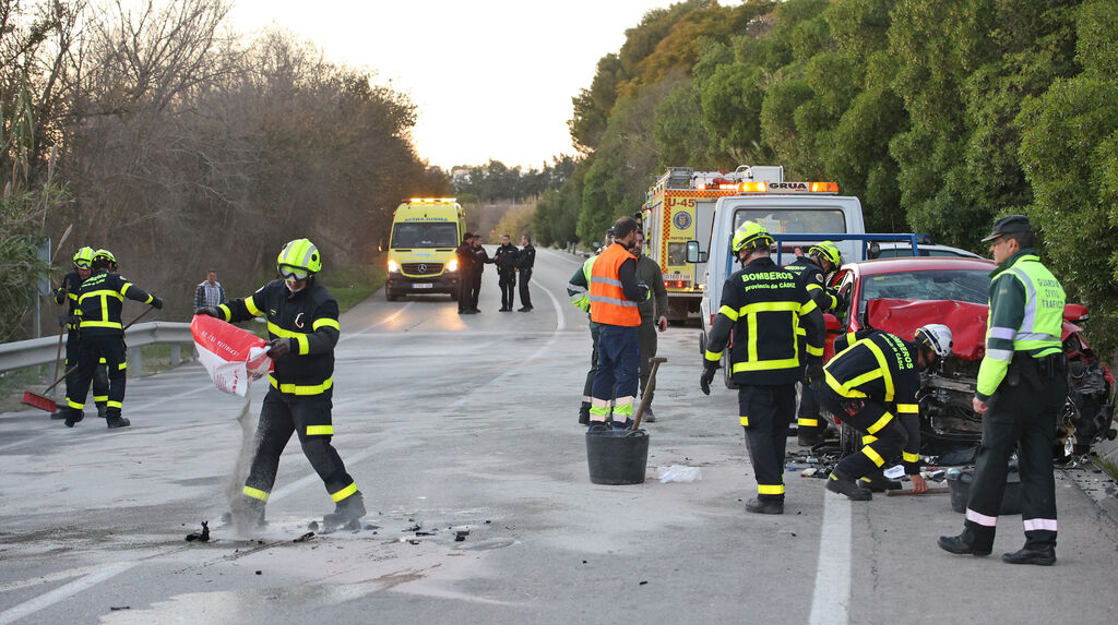 Grave accidente de tr&aacute;fico en la carretera de Cartuja en Jerez