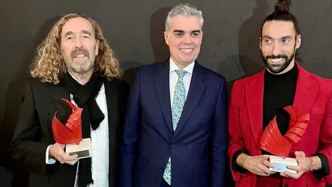 Desde la izquierda, Juanlu Vela, Vicente Azpitarte (delegado de la Junta de Andalucía en Madrid) y Eduardo Guerrero.