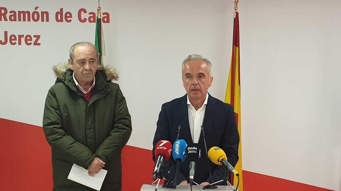 El senador y vicesecretario general del PSOE en Cádiz, Alfonso Moscoso, en la sede del PSOE de Jerez.