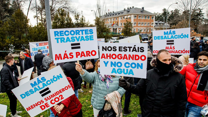 Concentración en Madrid de los agricultores afectados por el recorte del trasvase.