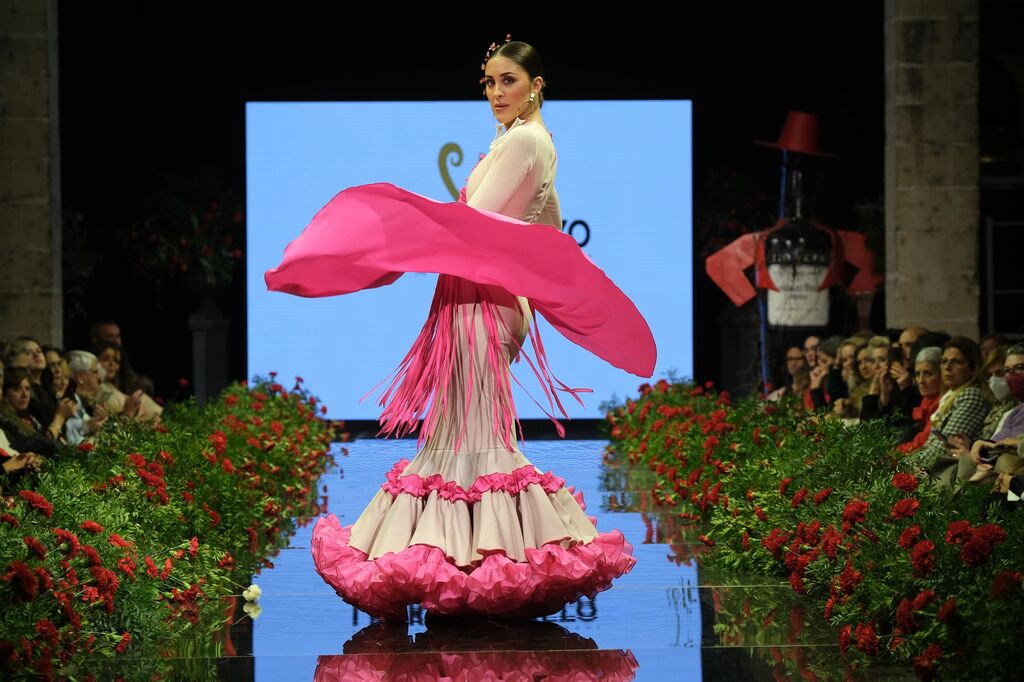 Desfile de Flor de Cerezo en la Pasarela Flamenca Jerez T&iacute;o Pepe 2023