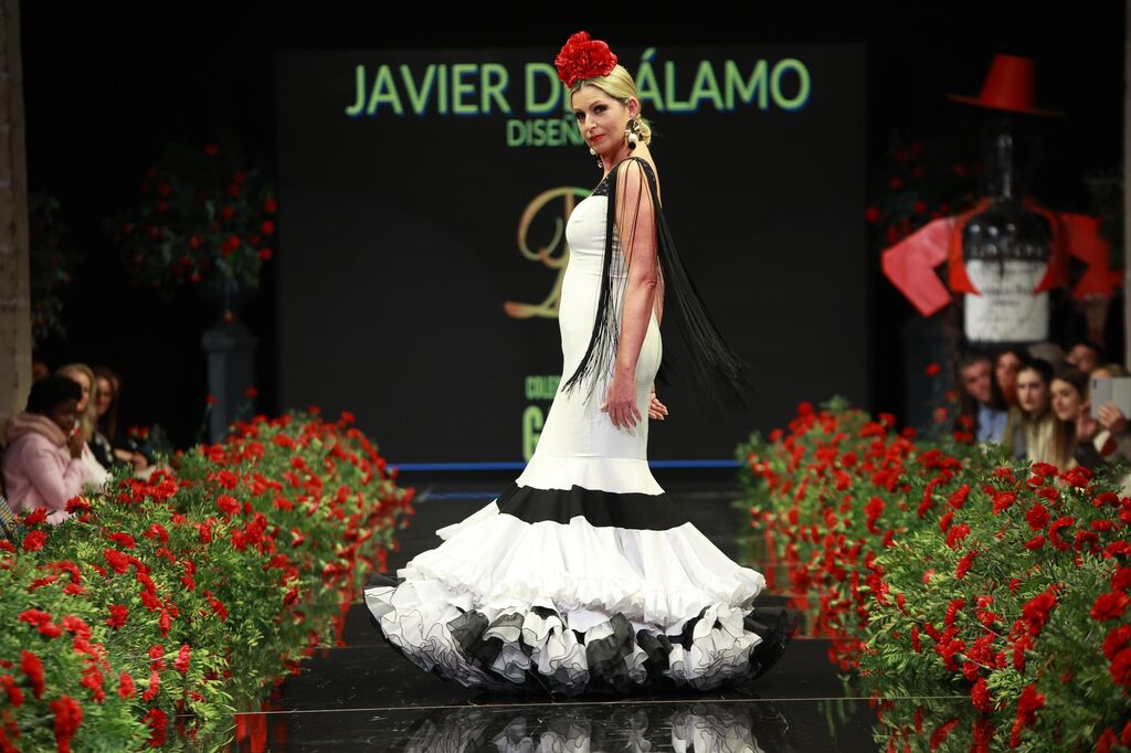 Desfile Mujeres con Solera de Javier del &Aacute;lamo en la Pasarela Flamenca Jerez T&iacute;o Pepe 2023