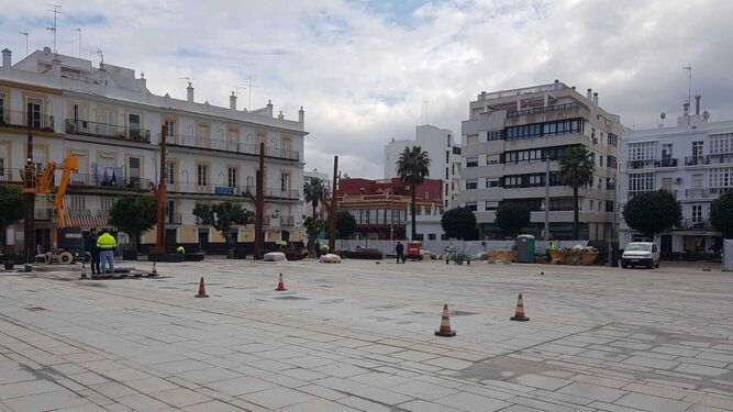 La Plaza del Rey, tras la retirada de los soportes de los toldos una vez probados.