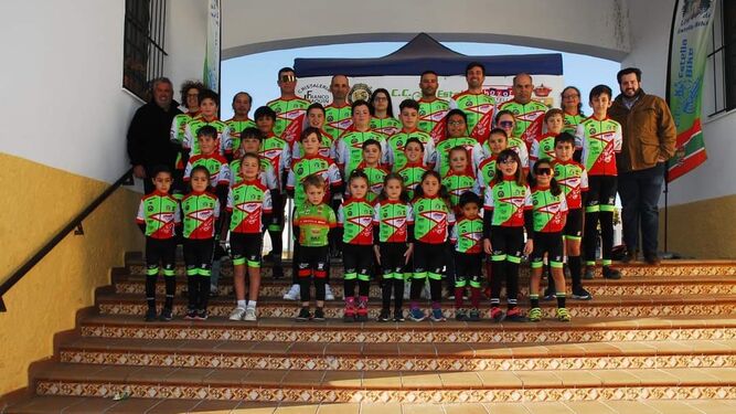 La Escuela Los Erizos del CC Estella Bike se presentó en la localidad pedánea.