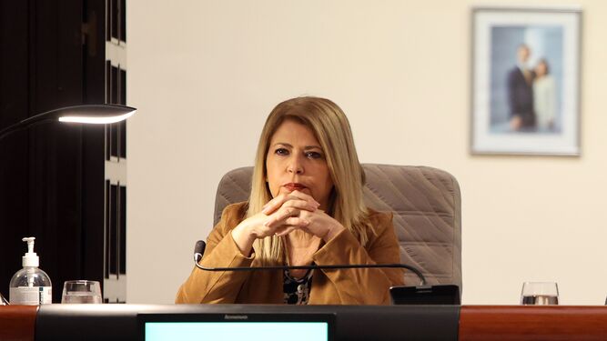 La alcaldesa, Mamen Sánchez, durante un pleno.