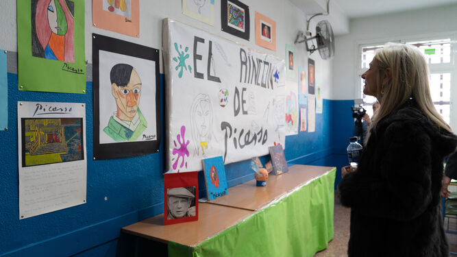 Patricia Del Pozo en un colegio de Coria del Río.