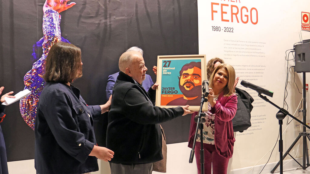Exposici&oacute;n de Javier Fergo en los Claustro por el Festival de Jerez