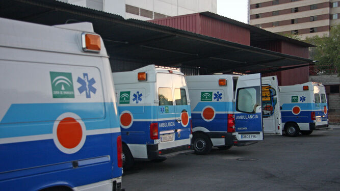 Ambulancias del servicio de Urgencias y Emergencias Extrahospitalaria.