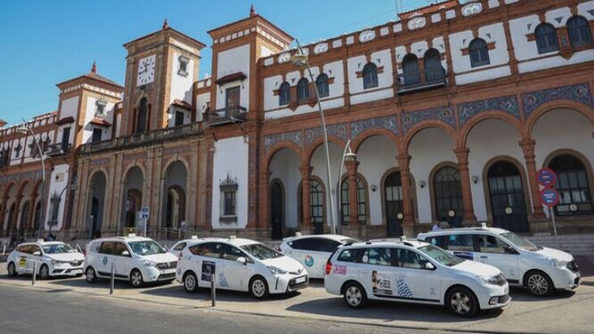 Paradas de taxis  en la estación de trenes de Jerez