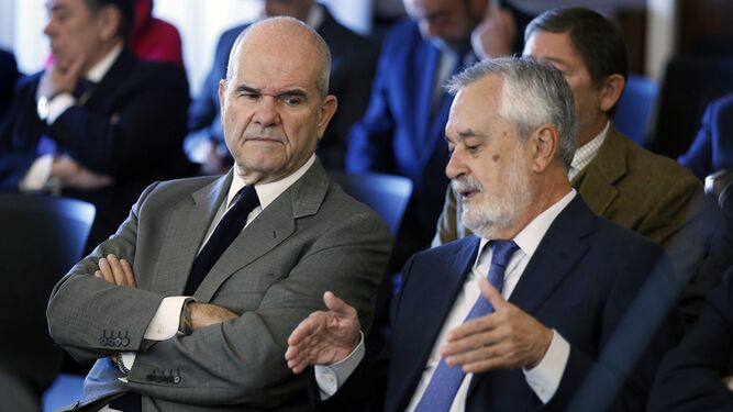 Los ex presidentes Manuel Chaves y José Antonio Griñán, en el juicio de los ERE.