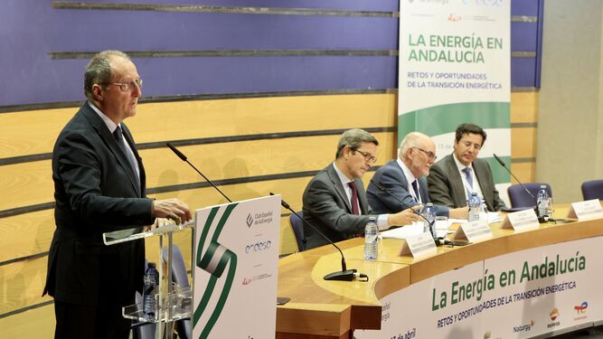 Inauguración de la jornada sobre energía celebrada en la CEA y organizada por el Club de la Energía