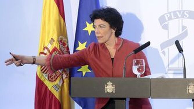 Isabel Celaá, en una comparecencia de prensa durante su etapa como ministra de Educación.