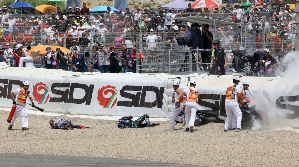 Fotos del accidente de la carrera de MotoGP en el Circuito de Jerez - &Aacute;ngel Nieto