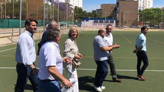 García-Pelayo visitando las instalaciones deportivas Manuel Mestre.