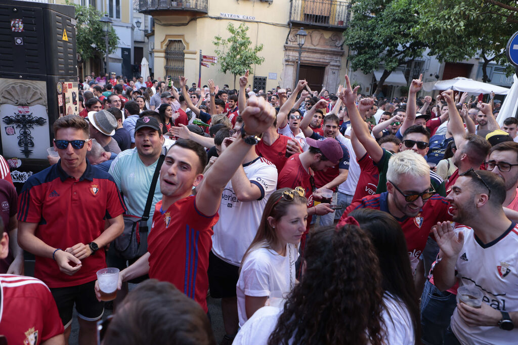 B&uacute;scate en las fotos de la afici&oacute;n de Osasuna en Sevilla en la final de la Copa del Rey