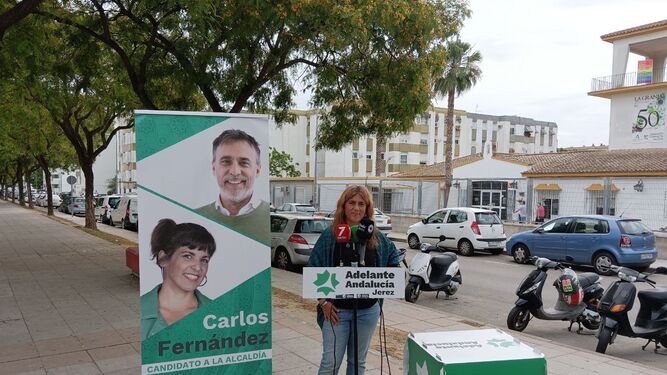 Magdalena Bello, de Adelante Andalucía en Jerez, explica las medidas en educación.