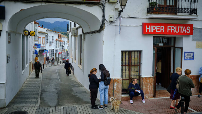 Una calle de Algodonales en una imagen reciente.