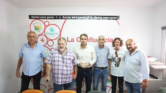 Pedro Alemán, José Manuel Trillo, Toni Valero, Joaquín del Valle, Kika González y Raúl Ruiz-Berdejo, este jueves en la sede de IU en Jerez.