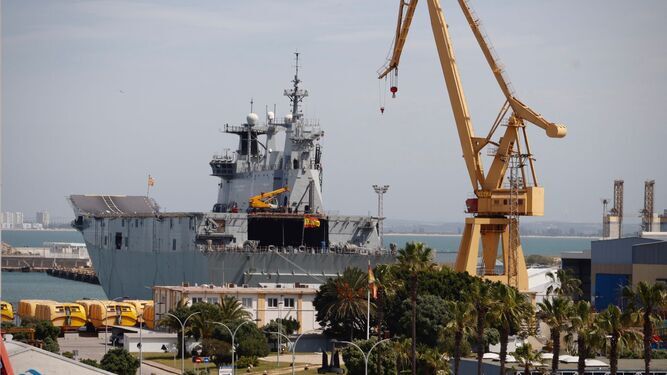 El buque 'Juan Carlos I' en una imagen reciente en Navantia Cádiz.