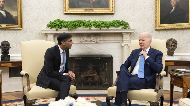 El presidente de EEUU, Joe Biden, recibe al primer ministro británico, Rishi Sunak, en la Casa Blanca.