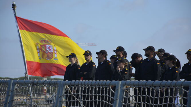 Armada: Las imágenes de la despedida a la fragata Navarra en la Base de Rota