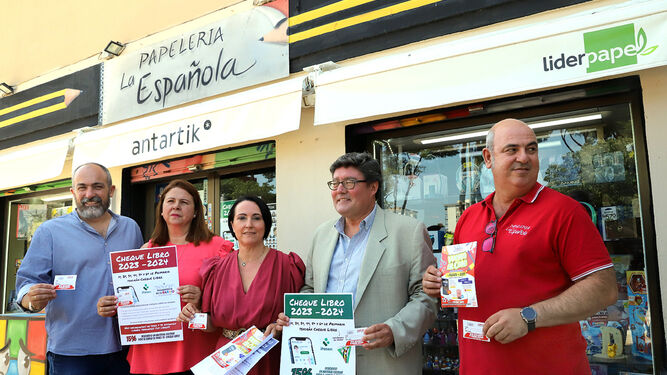 Un momento de la presentación de la campaña de la Asociación 'La Papelería de tu barrio’ de Jerez.